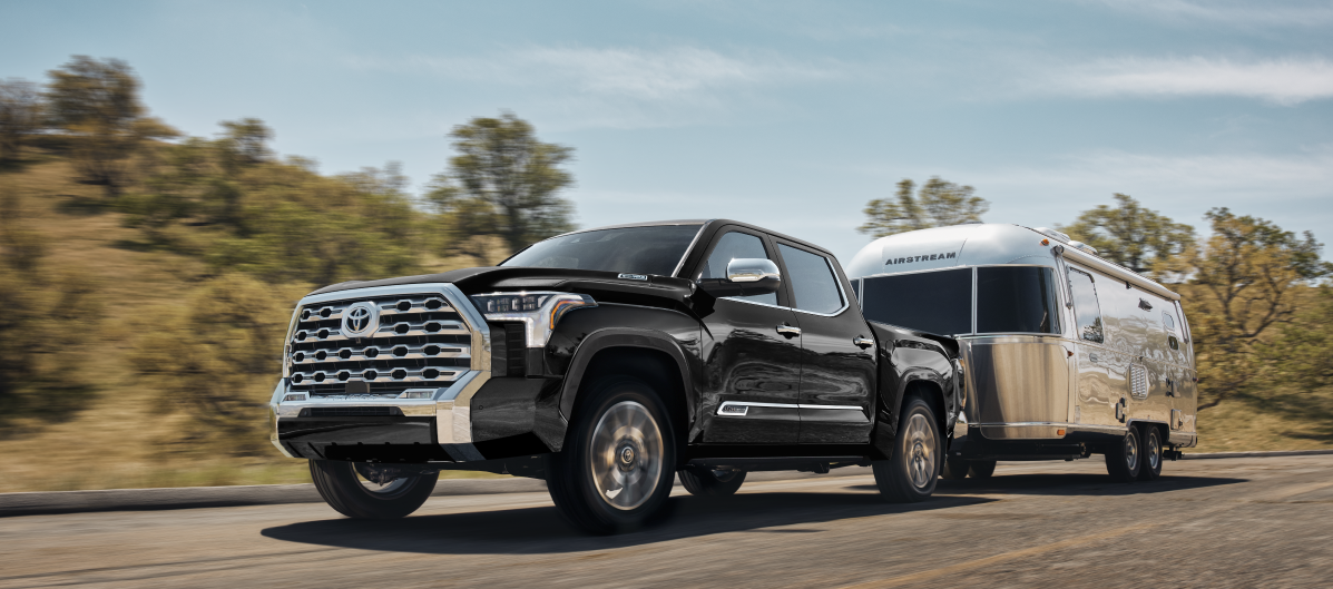 Toyota Tundra Pulling Trailer