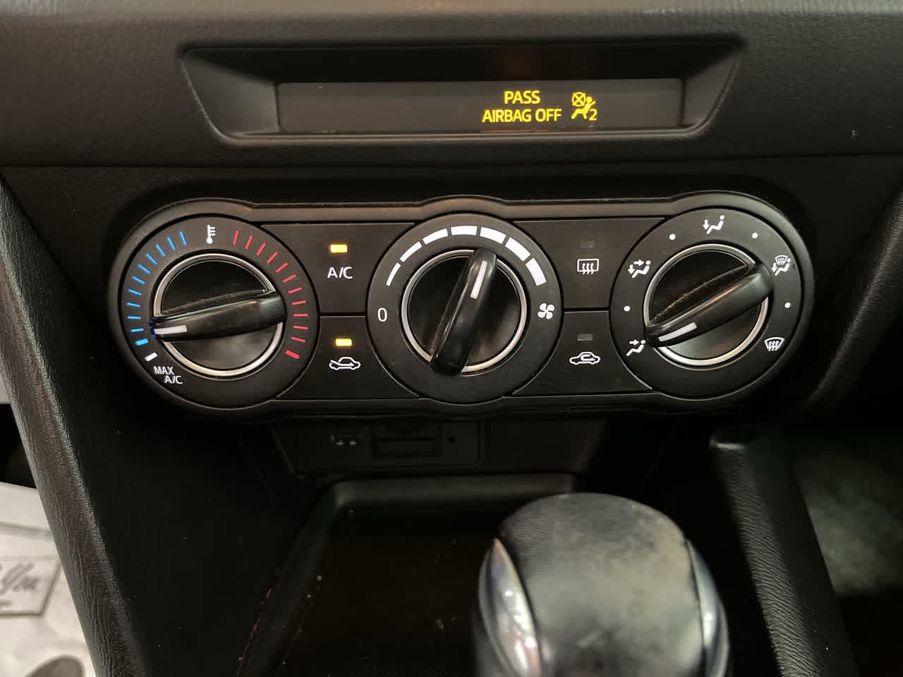 2016 Mazda Mazda3 i Touring