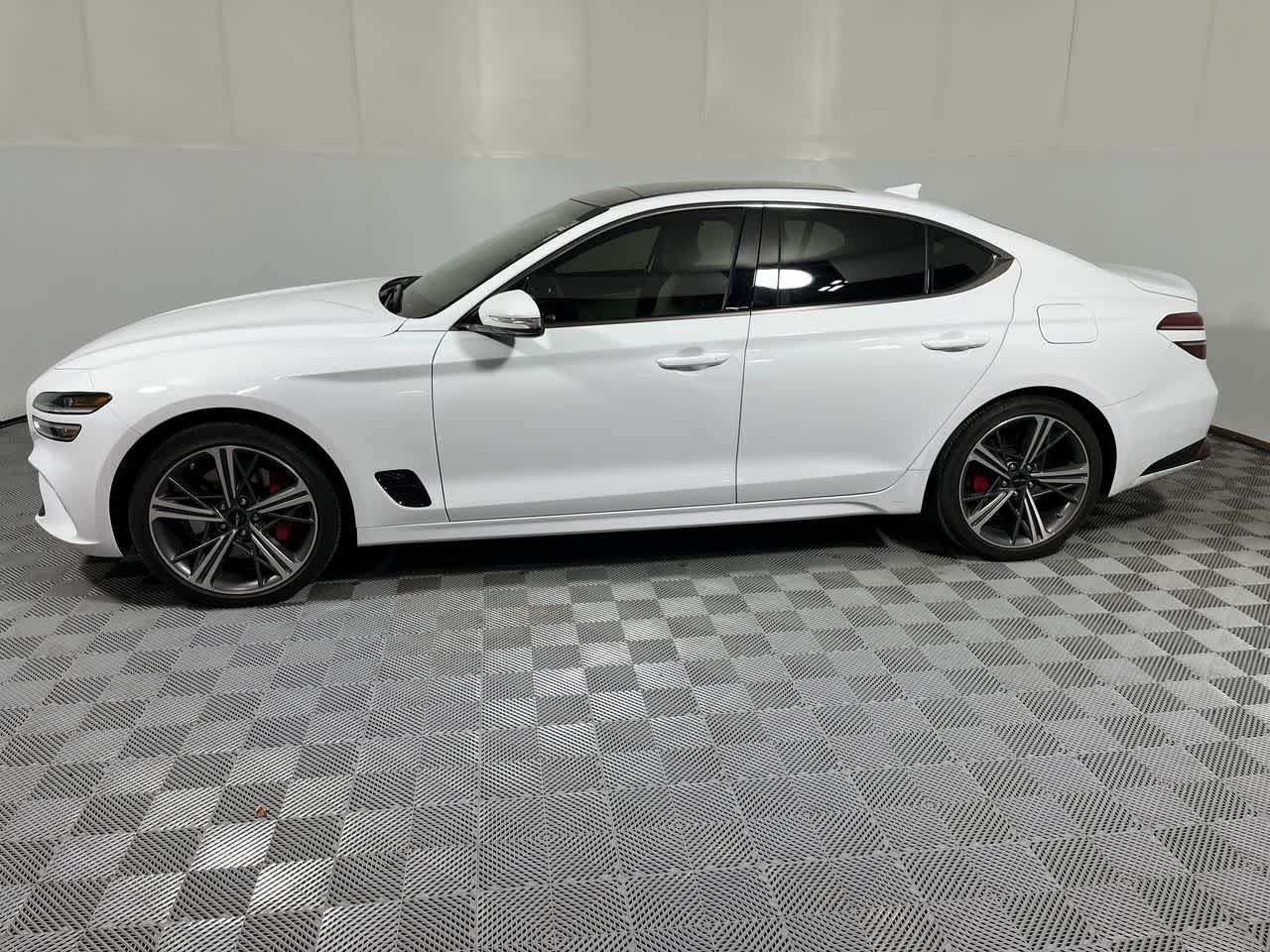 2025 Genesis G70 2.5T