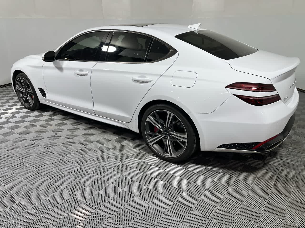 2025 Genesis G70 2.5T