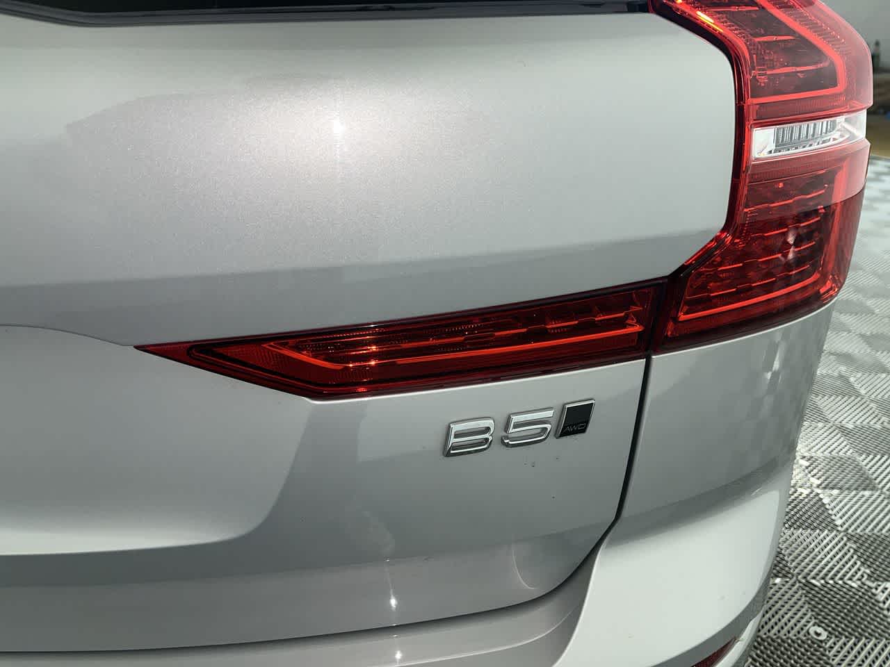 2022 Volvo XC60 Momentum