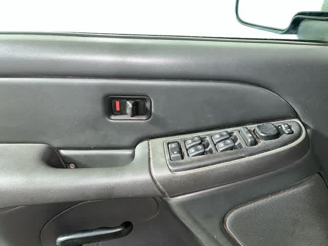 2004 Chevrolet Silverado 2500HD LS