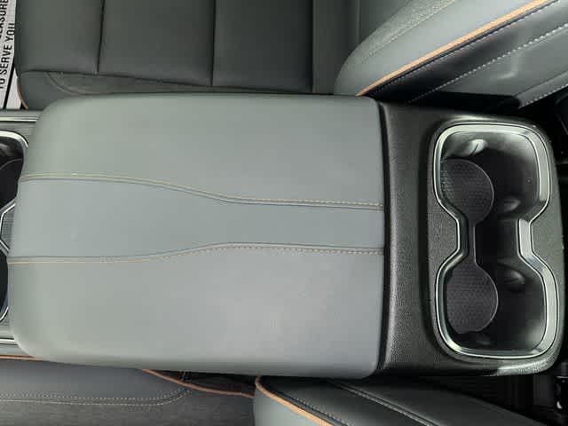 2025 GMC Acadia AWD AT4