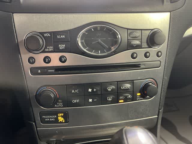 2015 INFINITI Q40 4dr Sdn AWD