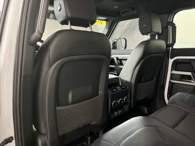 2023 Land Rover Defender SE