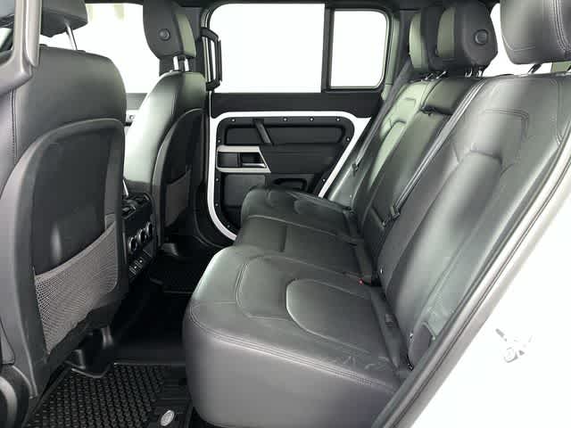 2023 Land Rover Defender SE