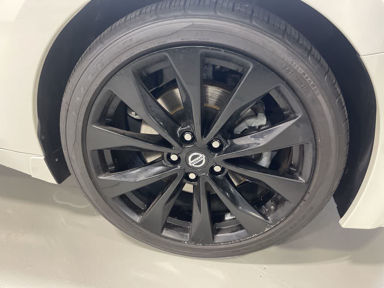 2021 Nissan Maxima SR