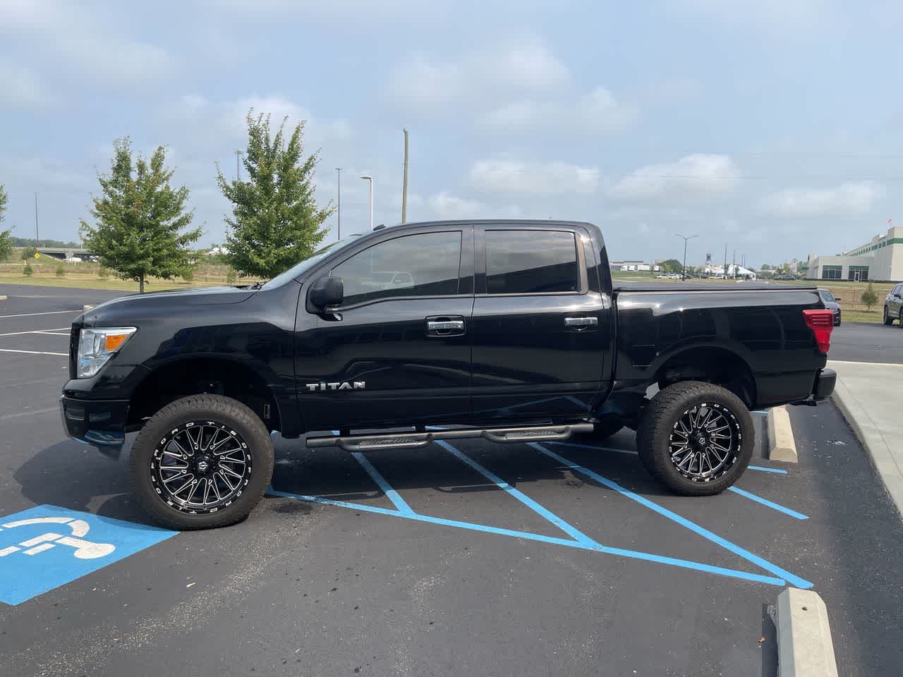 2021 Nissan Titan SV