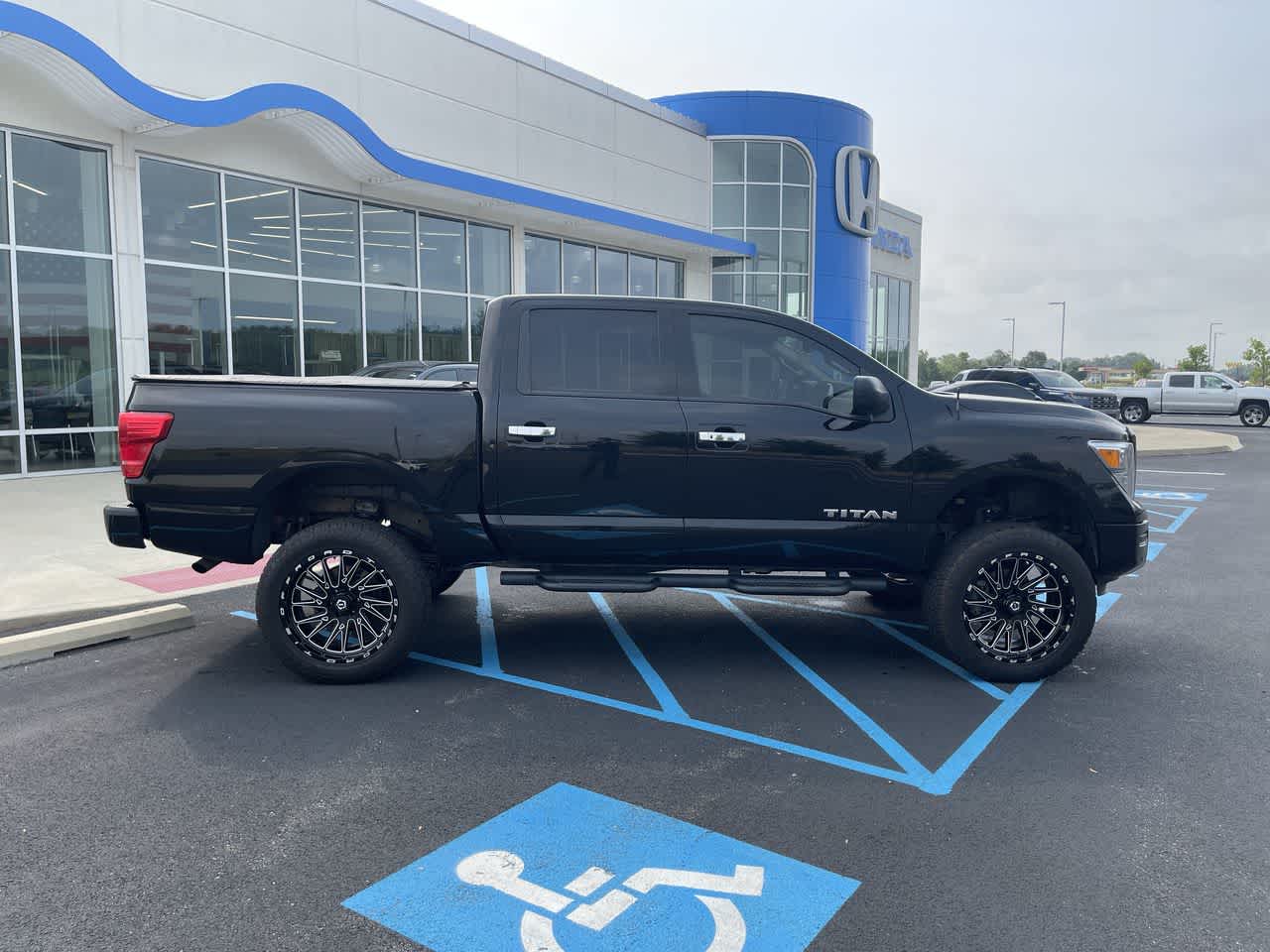 2021 Nissan Titan SV