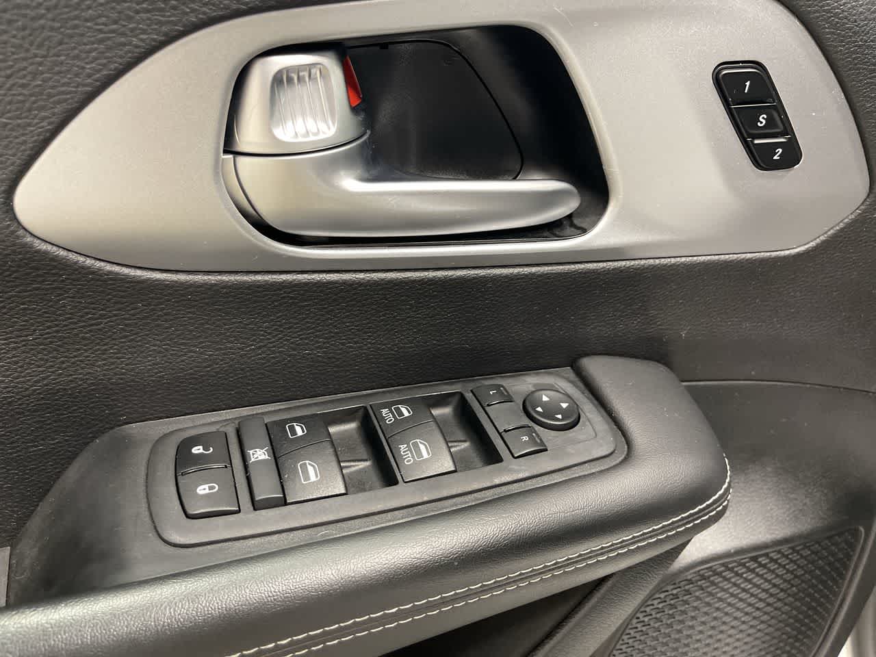 2024 Chrysler Pacifica Hybrid S Appearance Pkg