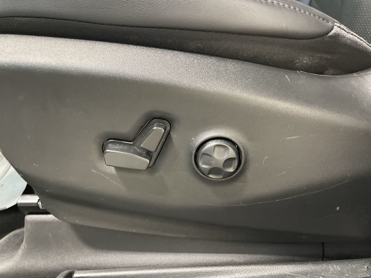 2024 Chrysler Pacifica Hybrid S Appearance Pkg