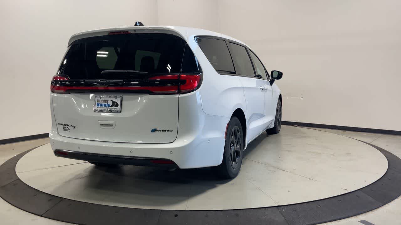 2024 Chrysler Pacifica Hybrid S Appearance Pkg