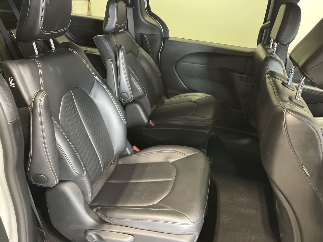 2024 Chrysler Pacifica Hybrid S Appearance Pkg