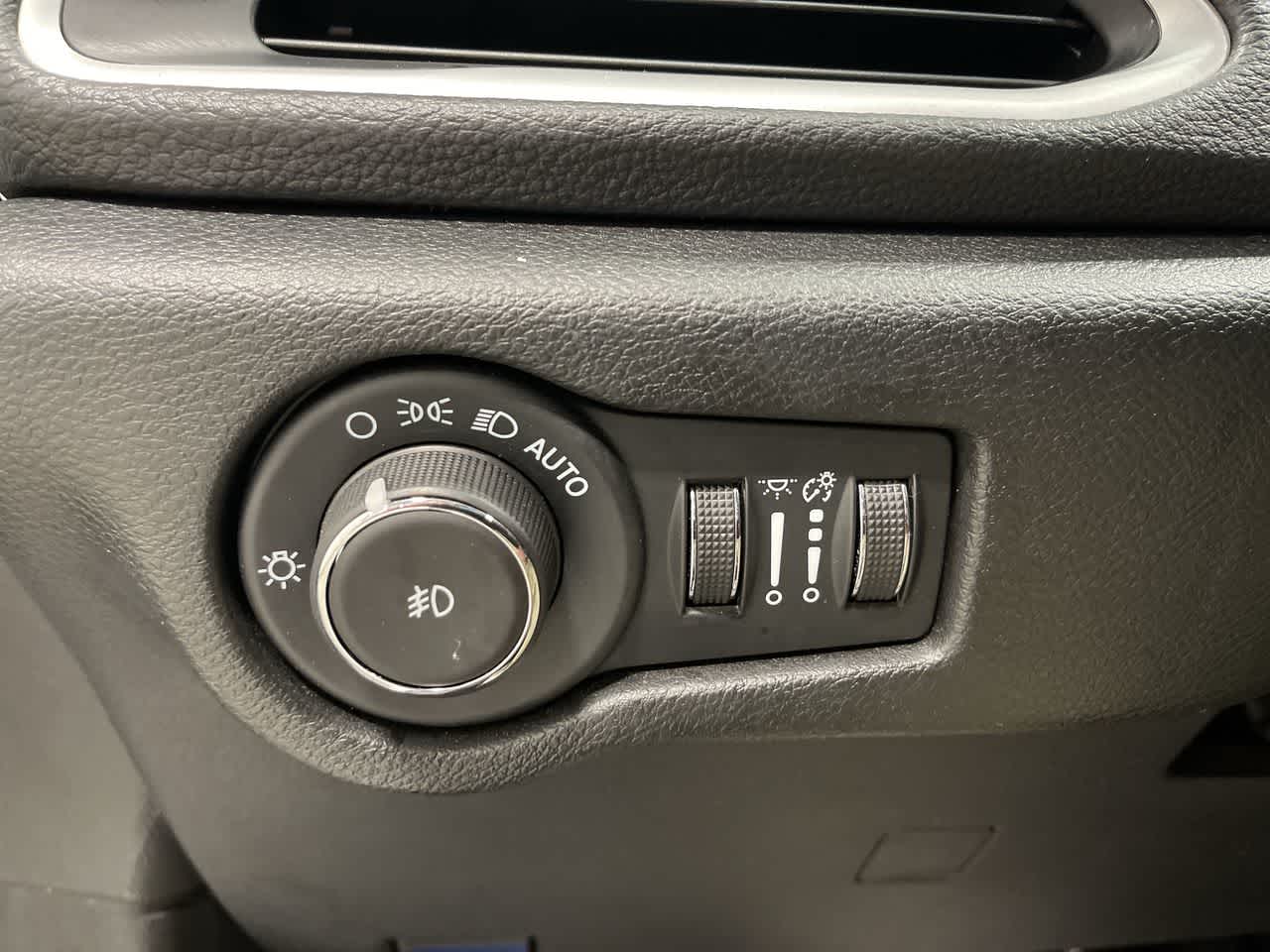 2024 Chrysler Pacifica Hybrid S Appearance Pkg