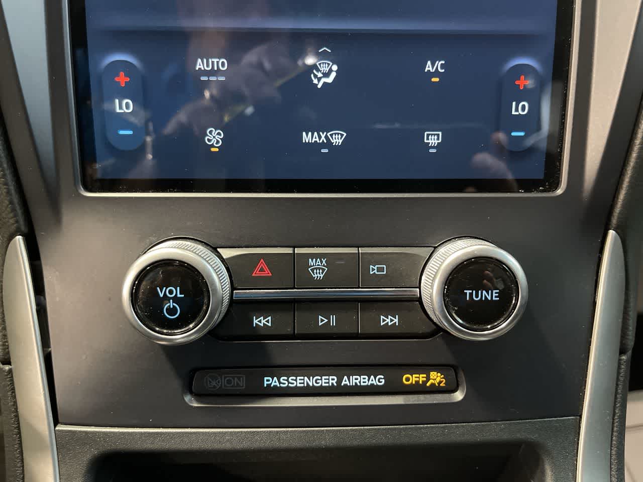 2022 Ford Edge SE