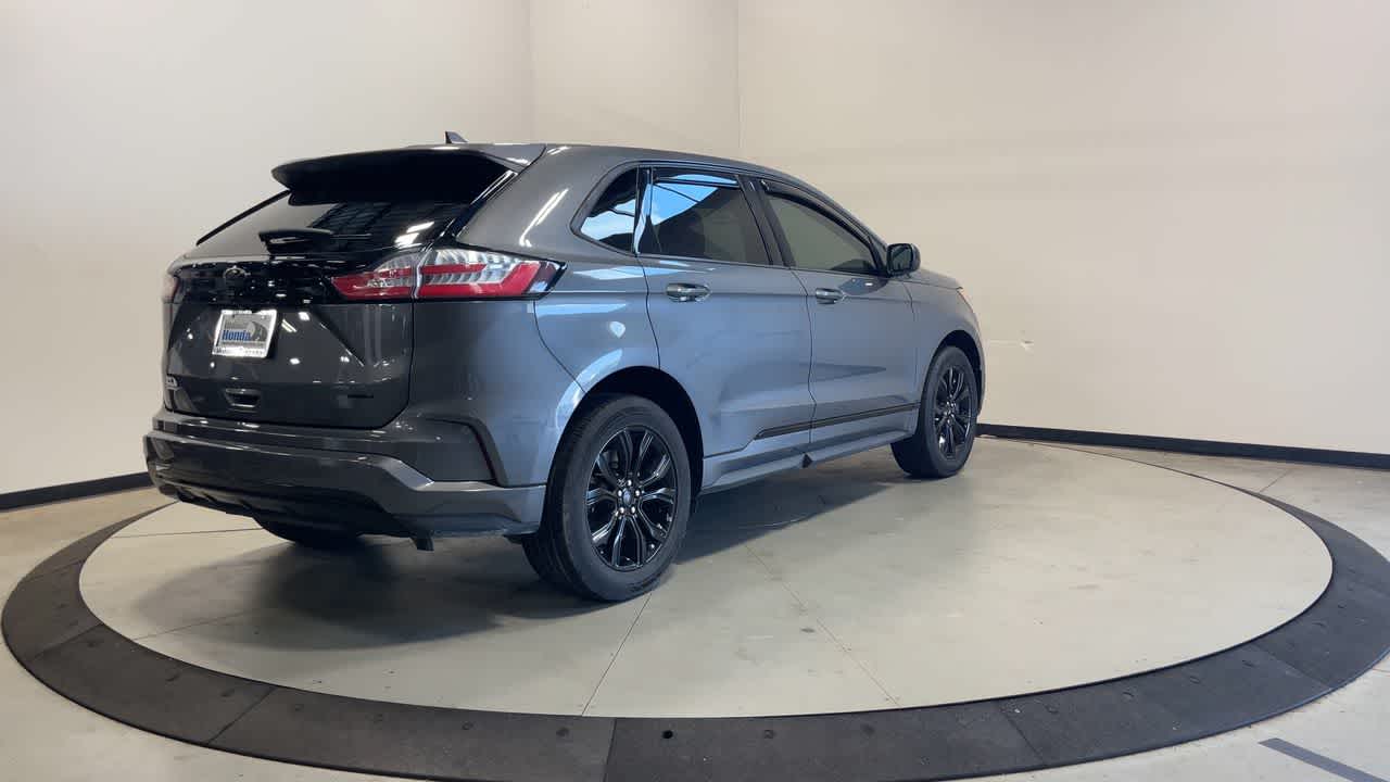 2022 Ford Edge SE