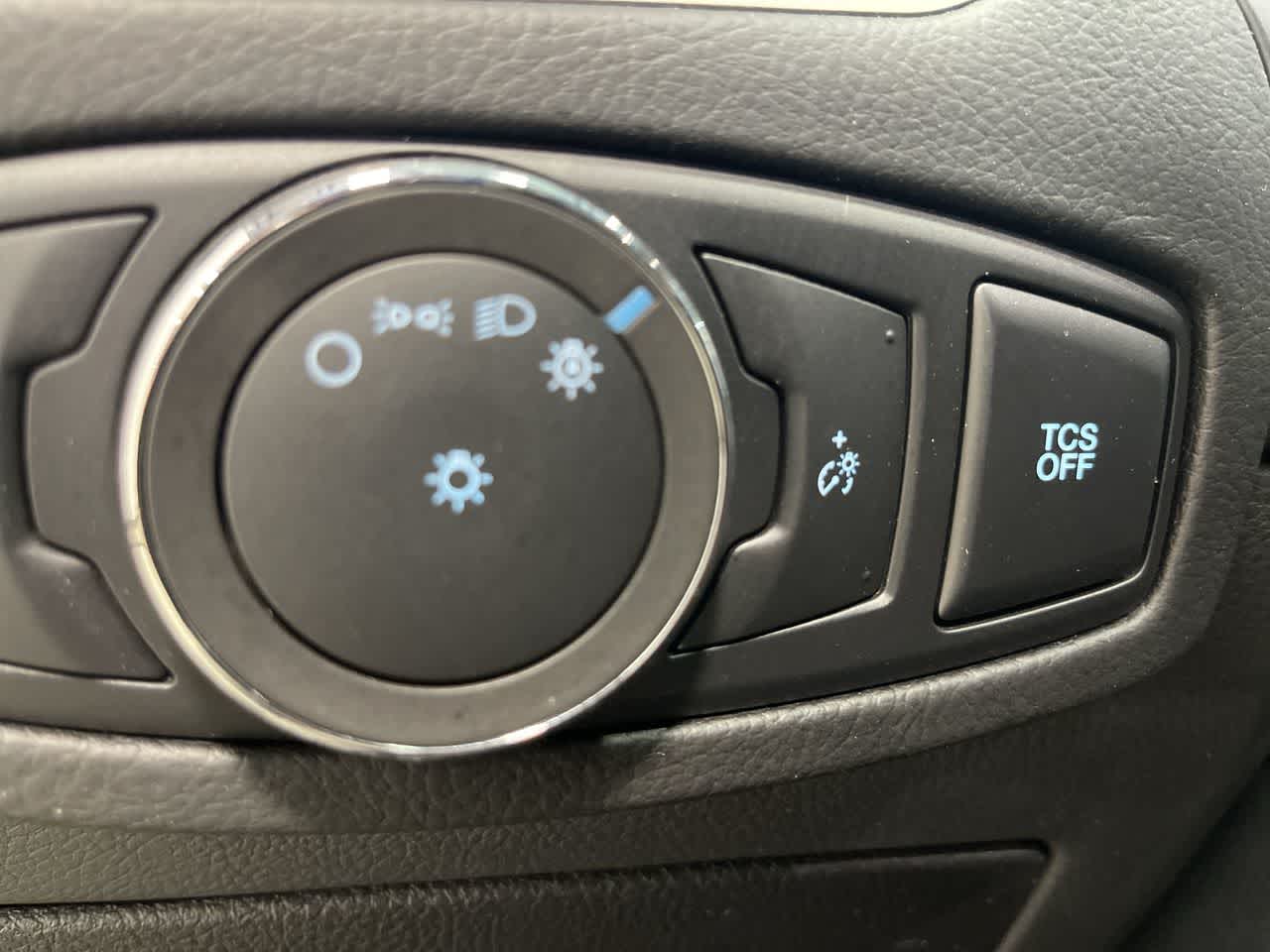 2022 Ford Edge SE