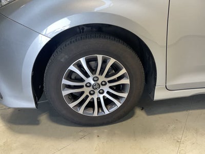2019 Toyota Sienna XLE