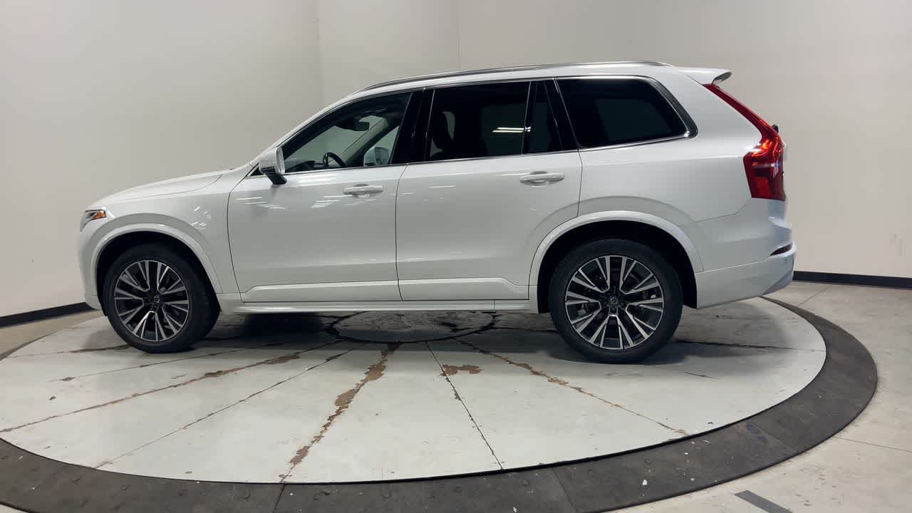 2022 Volvo XC90 Momentum