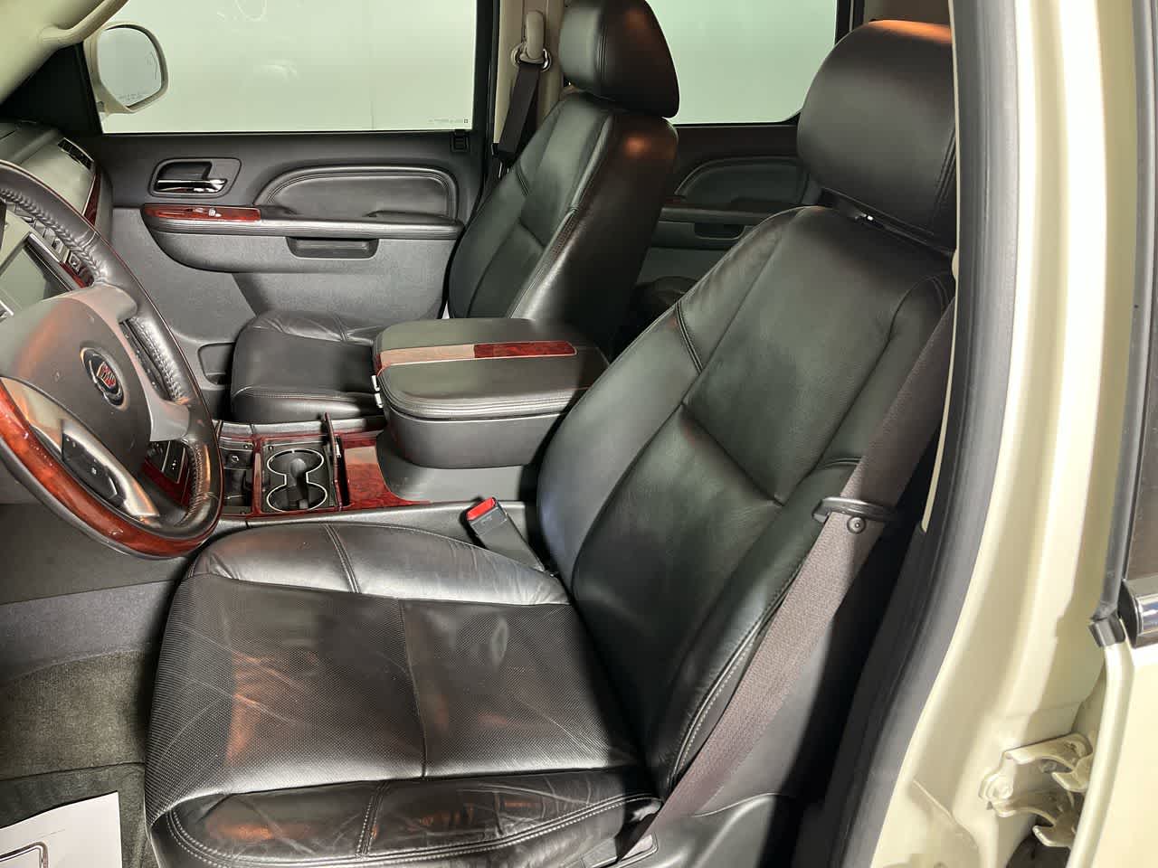 2010 Cadillac Escalade Base