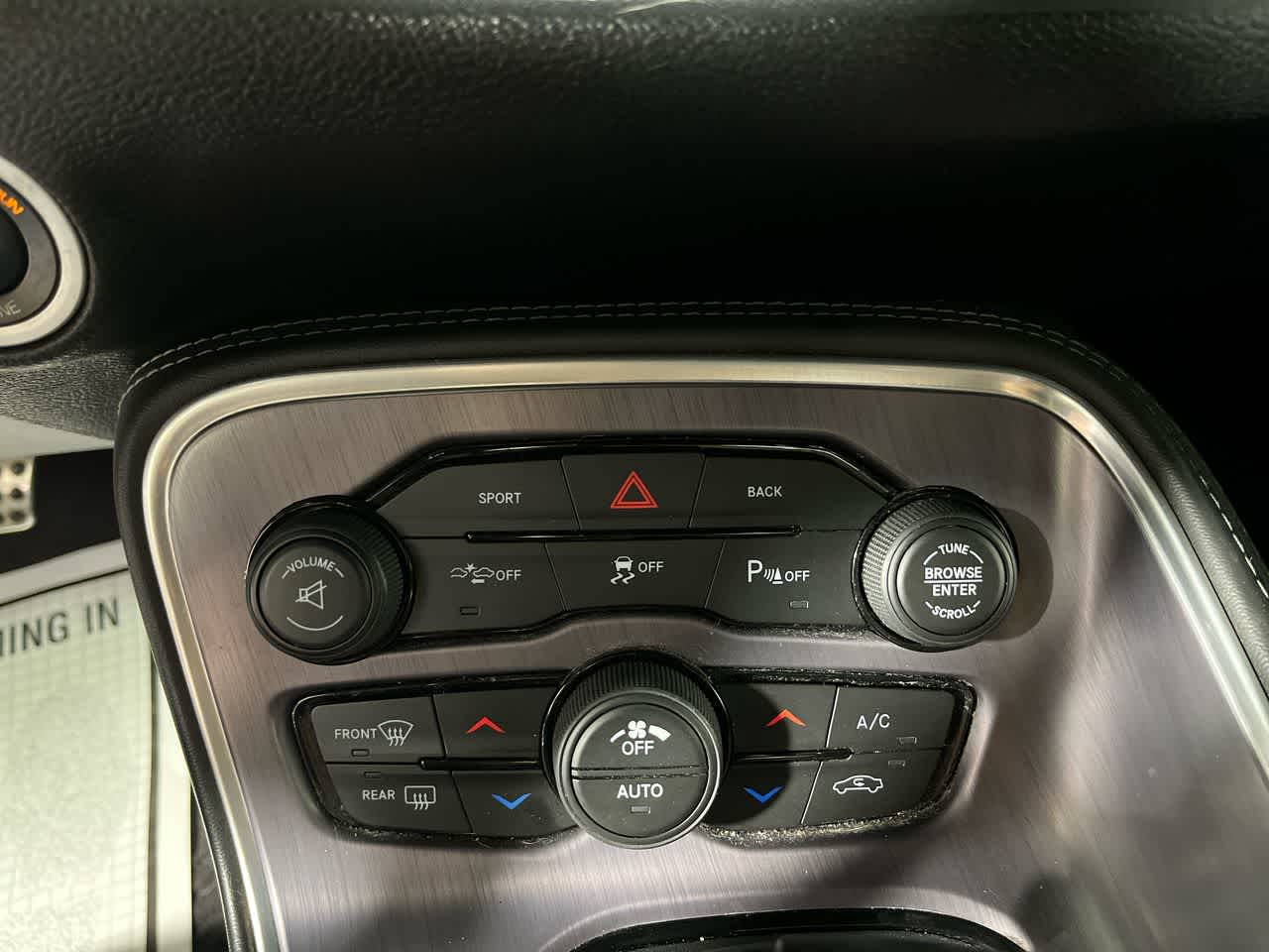 2016 Dodge Challenger SXT Plus
