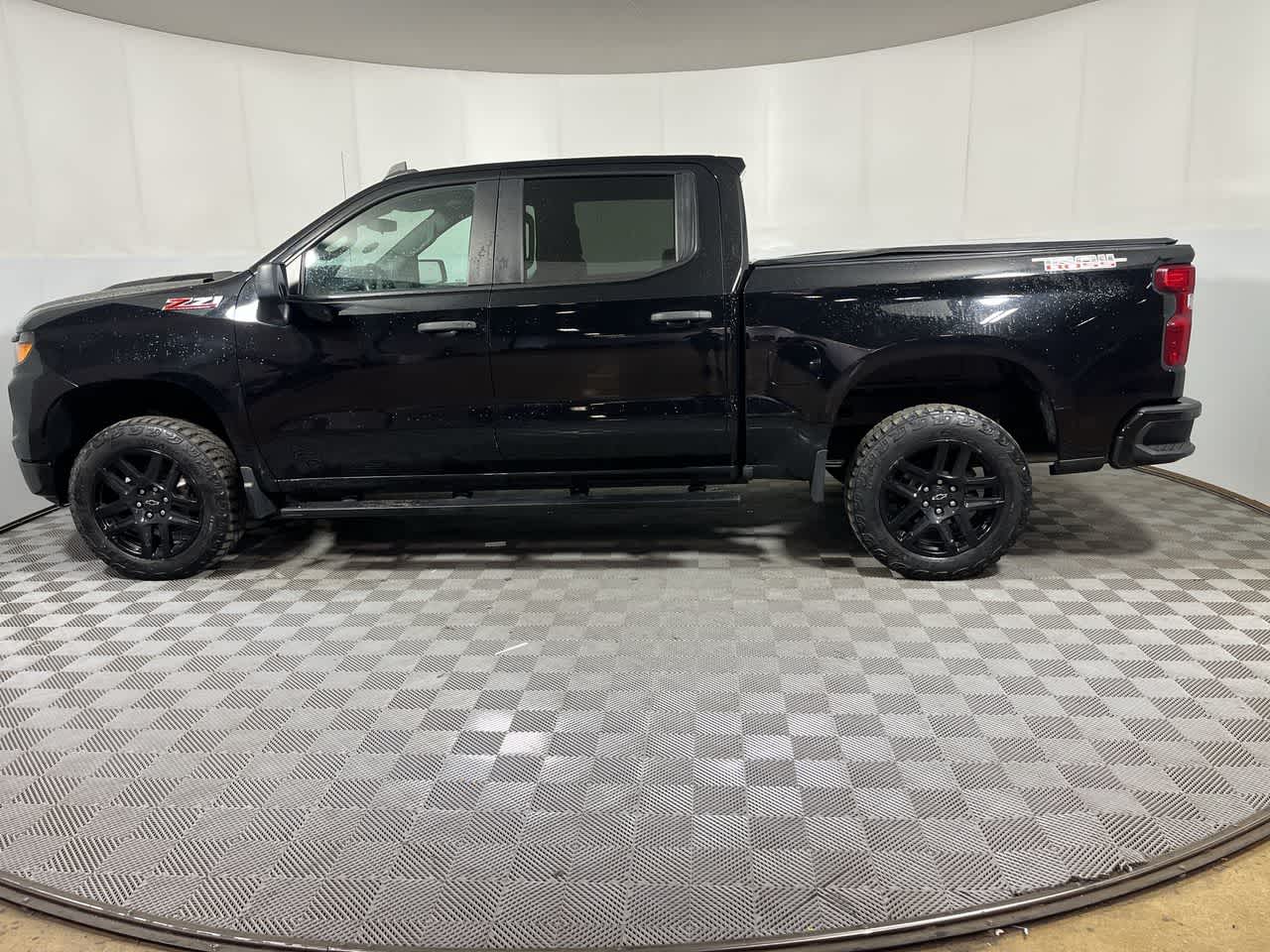 2022 Chevrolet Silverado 1500 Custom Trail Boss