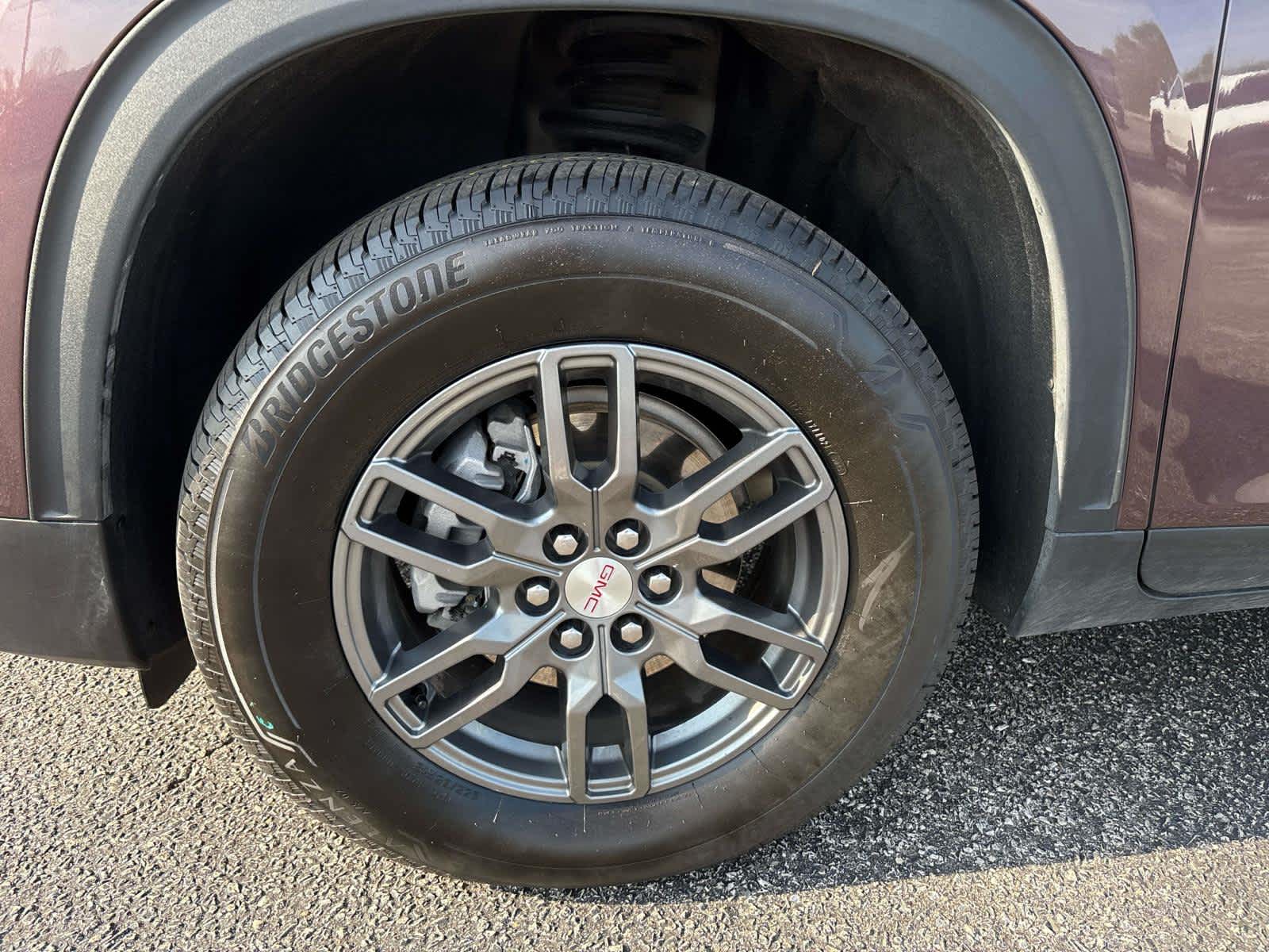 2025 GMC Acadia Elevation