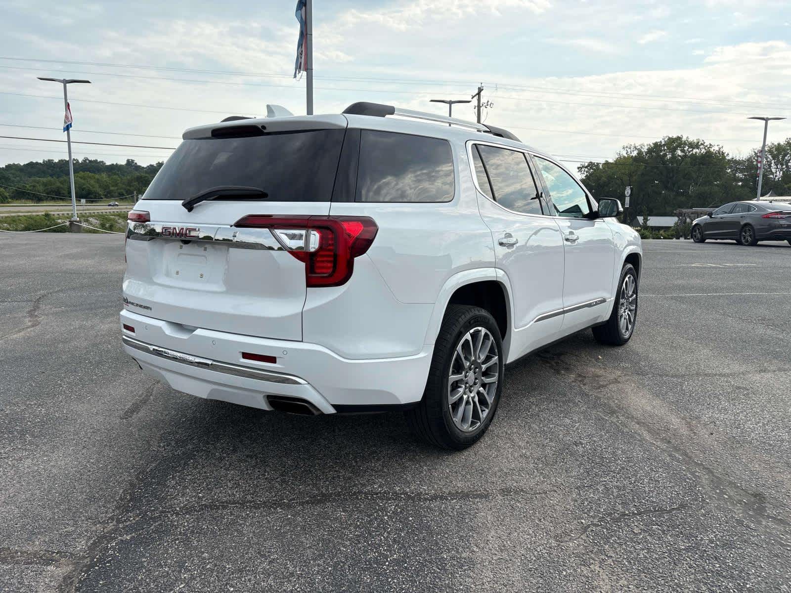 2023 GMC Acadia Denali