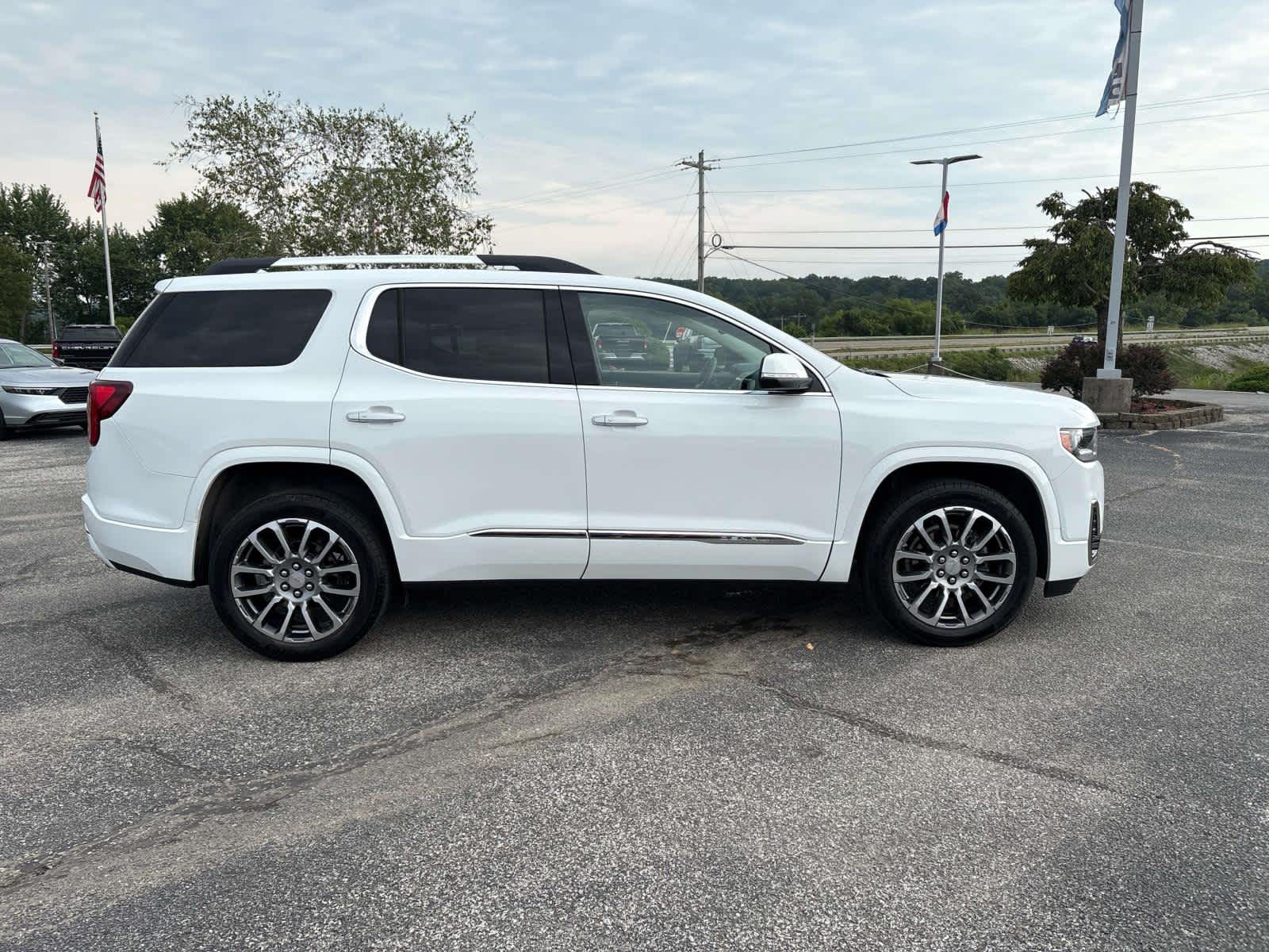 2023 GMC Acadia Denali