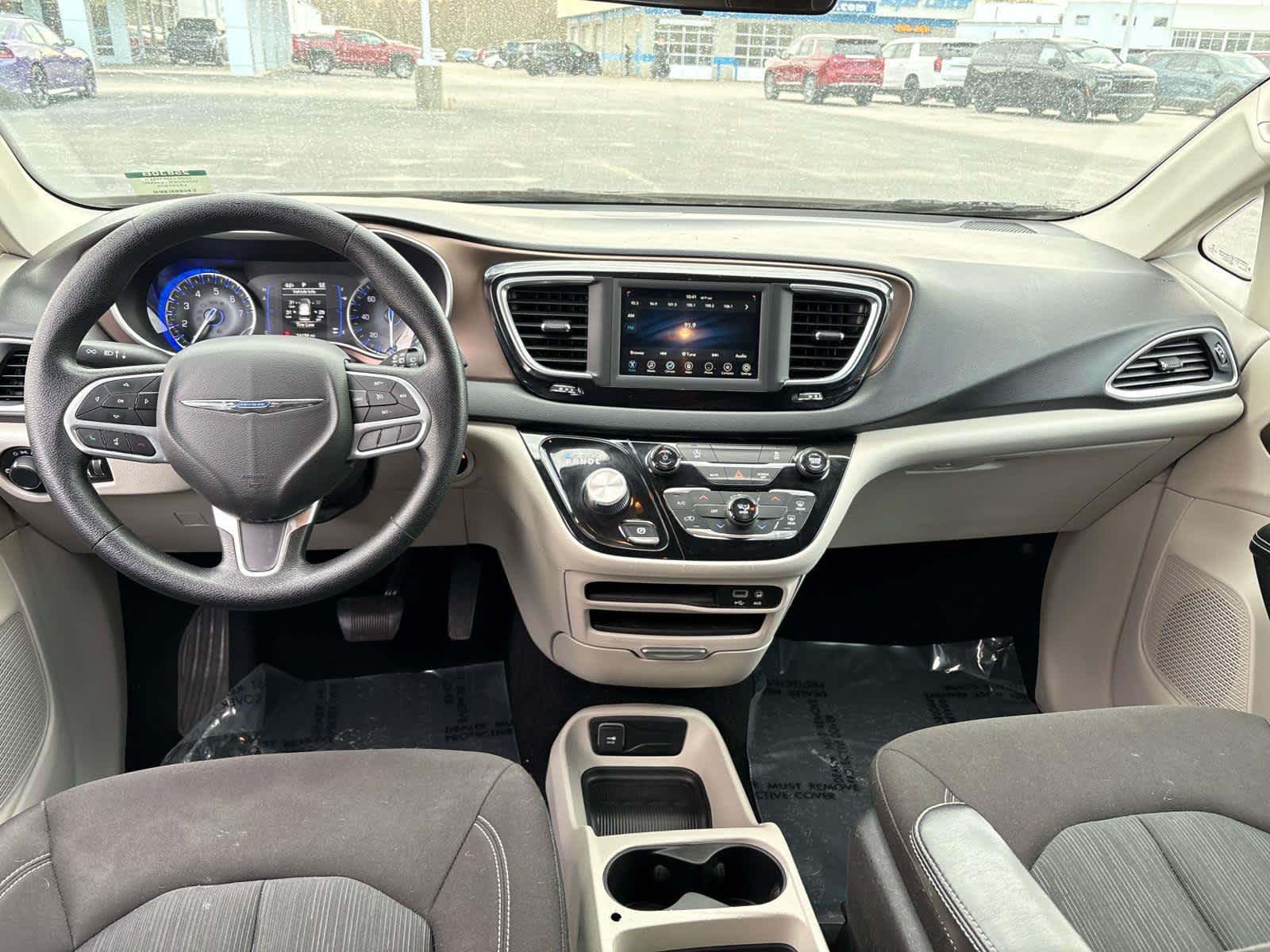 2020 Chrysler Voyager L