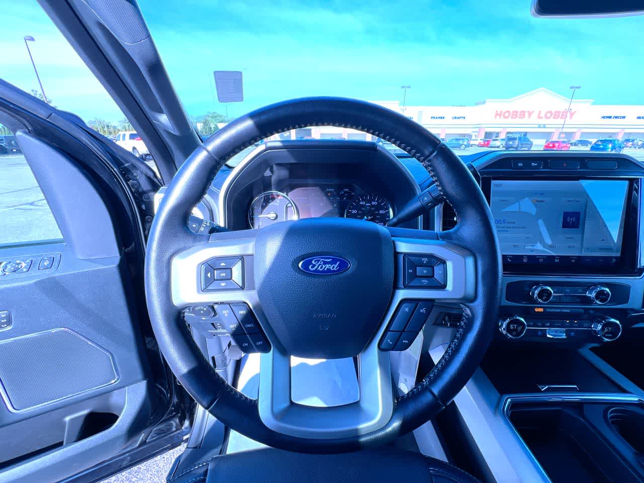 2022 Ford Super Duty F-350 SRW XL