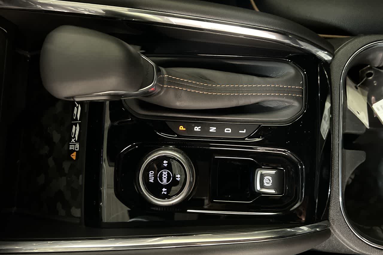 2023 GMC Canyon 4WD AT4