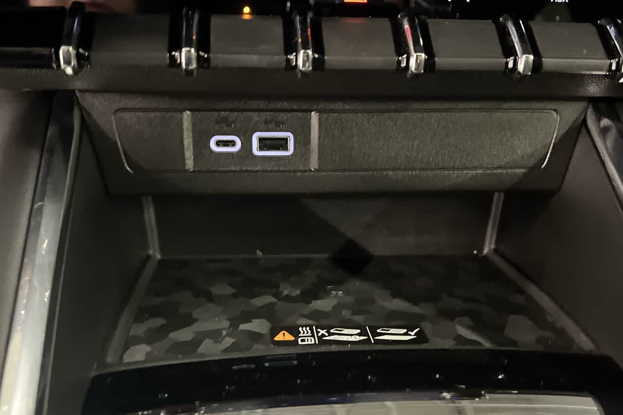 2023 GMC Canyon 4WD AT4