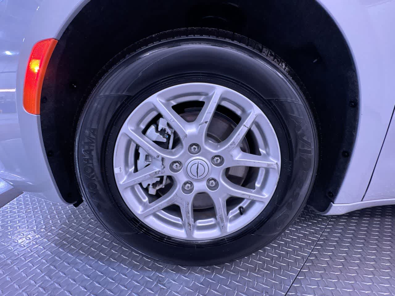 2026 Chrysler Pacifica Select