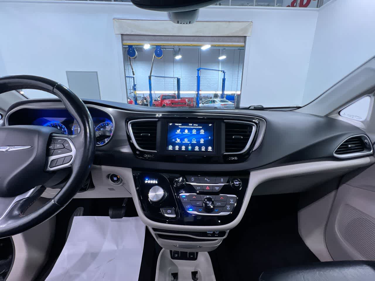 2020 Chrysler Pacifica Touring L