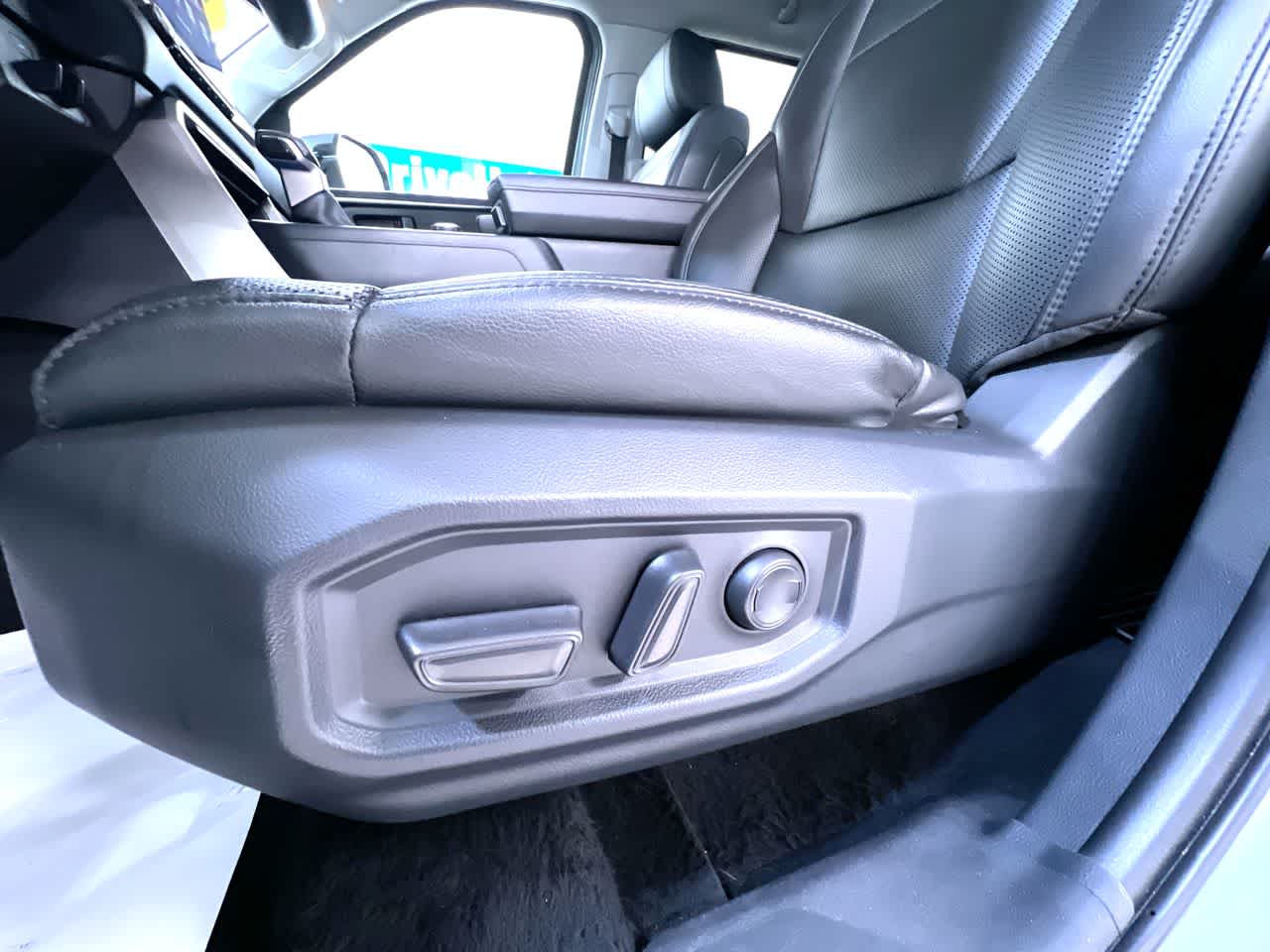 2024 Toyota Tundra 4WD SR5