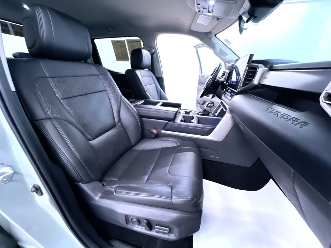 2024 Toyota Tundra 4WD SR5