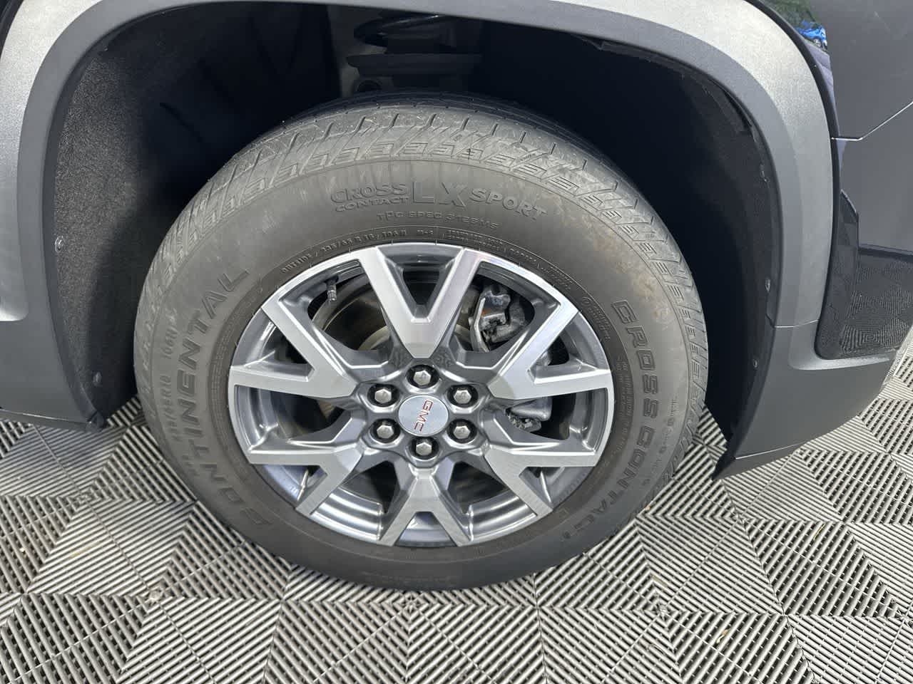 2023 GMC Acadia SLT