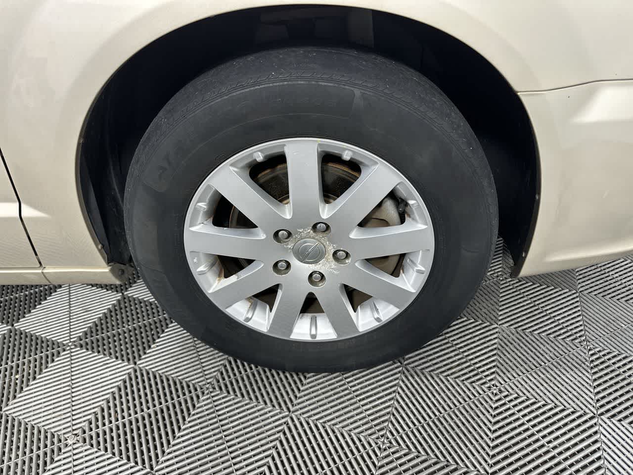 2013 Chrysler Town & Country Touring