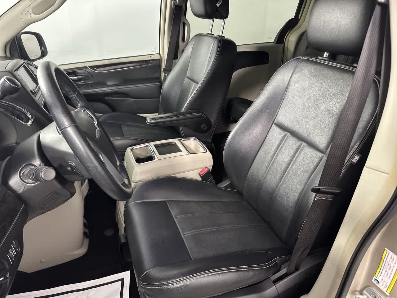 2013 Chrysler Town & Country Touring