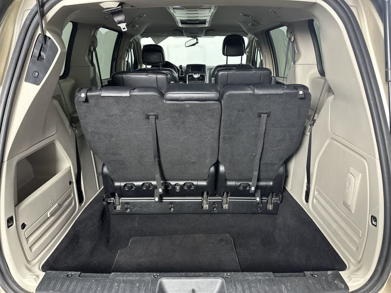 2013 Chrysler Town & Country Touring