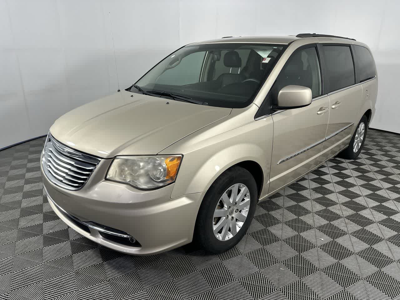 2013 Chrysler Town & Country Touring