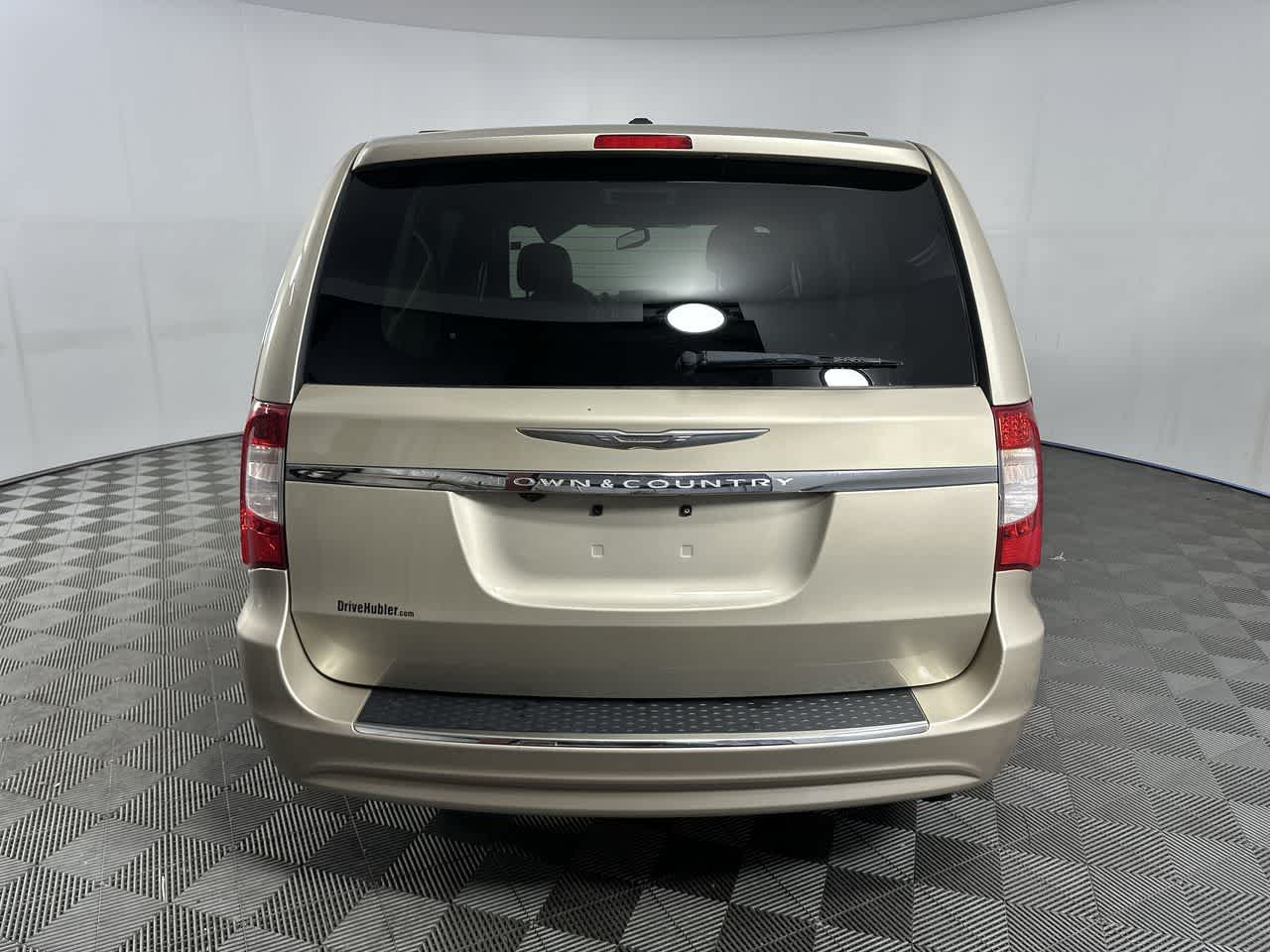 2013 Chrysler Town & Country Touring