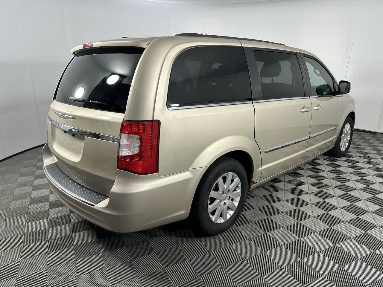 2013 Chrysler Town & Country Touring