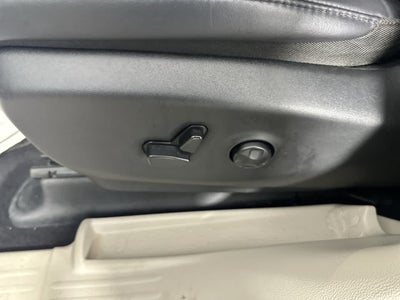 2024 Chrysler Pacifica SELECT