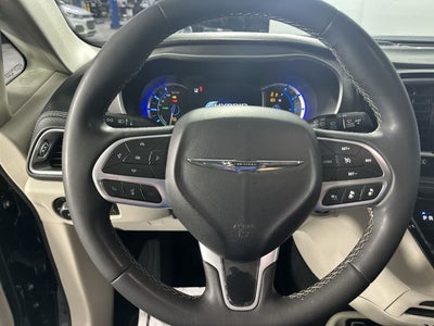 2024 Chrysler Pacifica SELECT