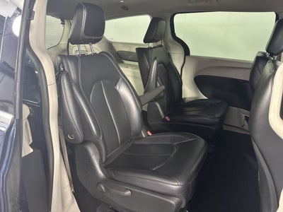 2024 Chrysler Pacifica SELECT