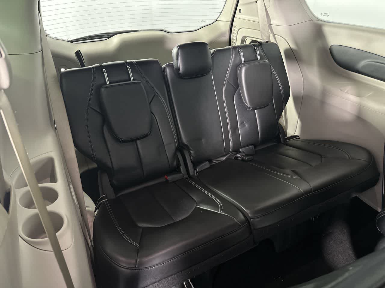 2024 Chrysler Pacifica SELECT