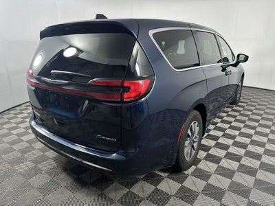 2024 Chrysler Pacifica SELECT