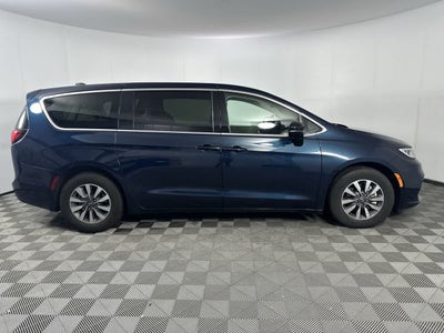 2024 Chrysler Pacifica SELECT